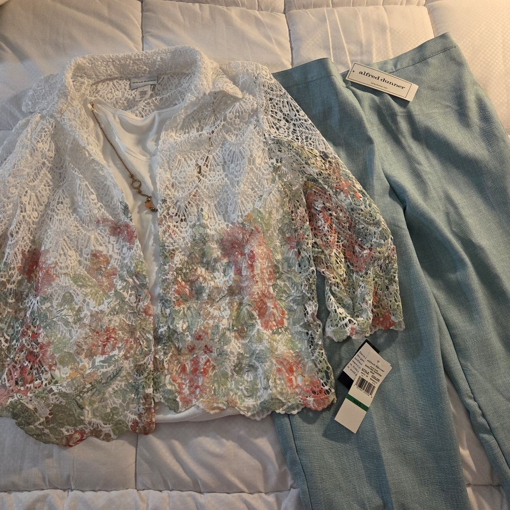 Alfred Dunner White Lace Top And Pants